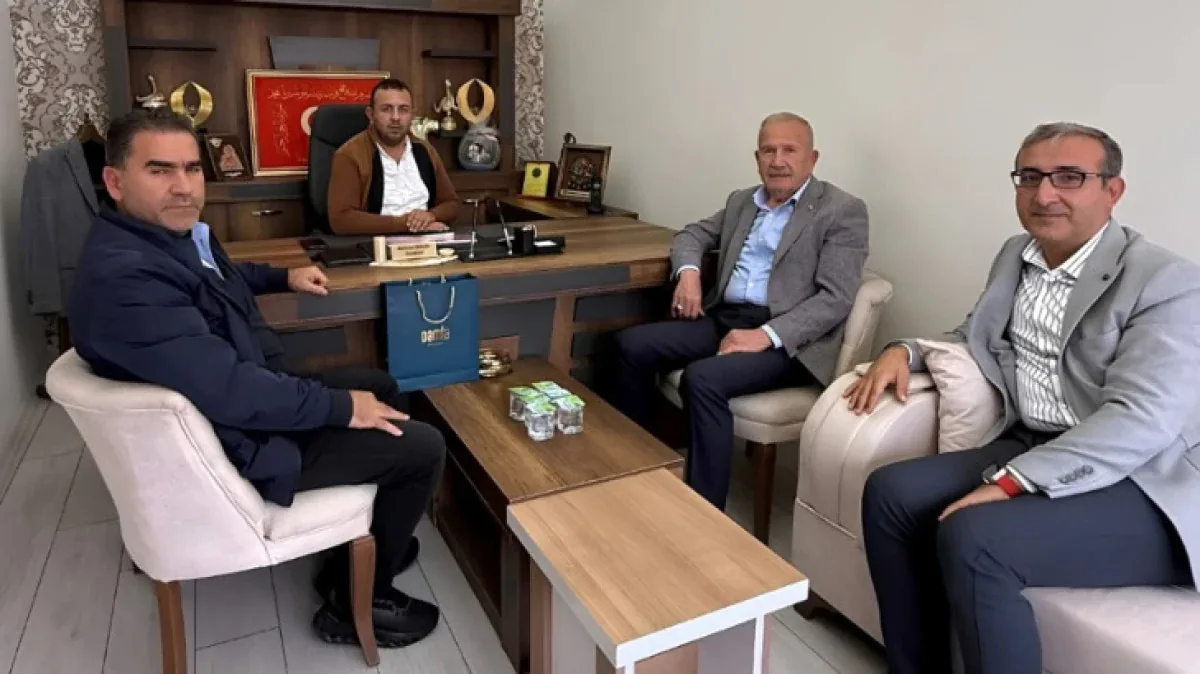 NTB Seçimleri Öncesi Salaş'tan Esnaf Odası Ziyareti: Ergin'le Görüşüldü NTB Seçimleri Öncesi Salaş'tan Esnaf Odası Ziyareti: Ergin'le Görüşüldü