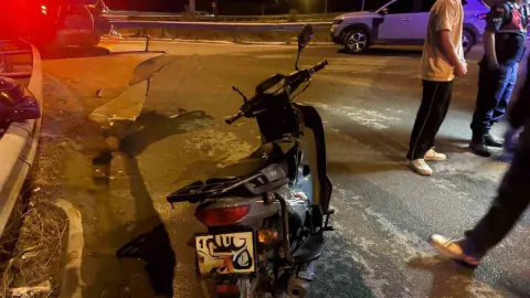 Kars'ta Trafik Kazası: Motosiklet Otomobile Çarptı, 1 Yaralı