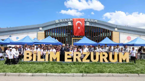 Erzurum'da Bilim Rüzgarı: 11 İlçeden 229 Proje Sergilendi