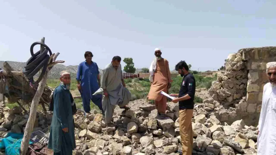 Pakistan'da Korkutan Deprem: Hindu Kush Kaynaklı Sarsıntı Şehirlere Yayıldı görseli