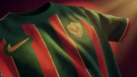 Amedspor Yeni Formasında 8 İle Yer Aldı: Siirtli Taraftarlardan Tepki