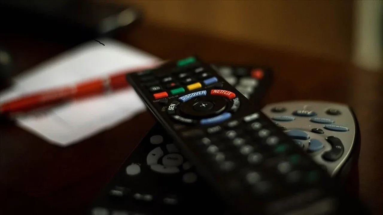 8 Ekim 2026 Perşembe TV Yayın Akışı: Tüm Kanallardaki Diziler ve Program Saatleri 8 Ekim 2026 Perşembe TV Yayın Akışı: Tüm Kanallardaki Diziler ve Program Saatleri