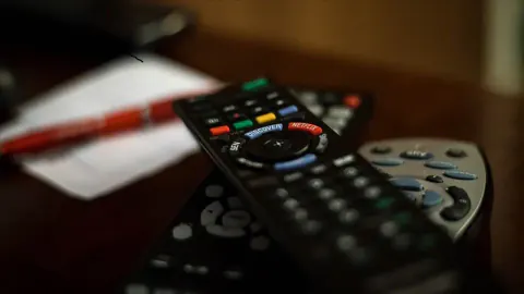 8 Ekim 2026 Perşembe TV Yayın Akışı: Tüm Kanallardaki Diziler ve Program Saatleri