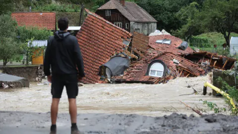 Bavyera'da Sel Felaketi: Berchtesgadener Land İklim Kriziyle Savaşta