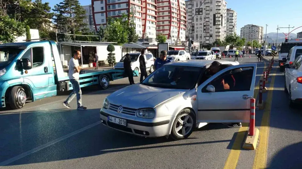 Malatya Yeşilyurt'ta feci kaza: Yolun karşısına geçmek isterken can verdi görseli