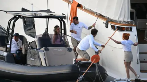 Yasemin Masis Bodrum'da Görüntülendi: Kayak Kazası Sonrası Sağlık Durumu