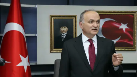 Düzce Belediye Başkanı Özlü: "Bolu bizim kardeşimiz, belediye sınıflandırmasında bir adım öne geçtik"