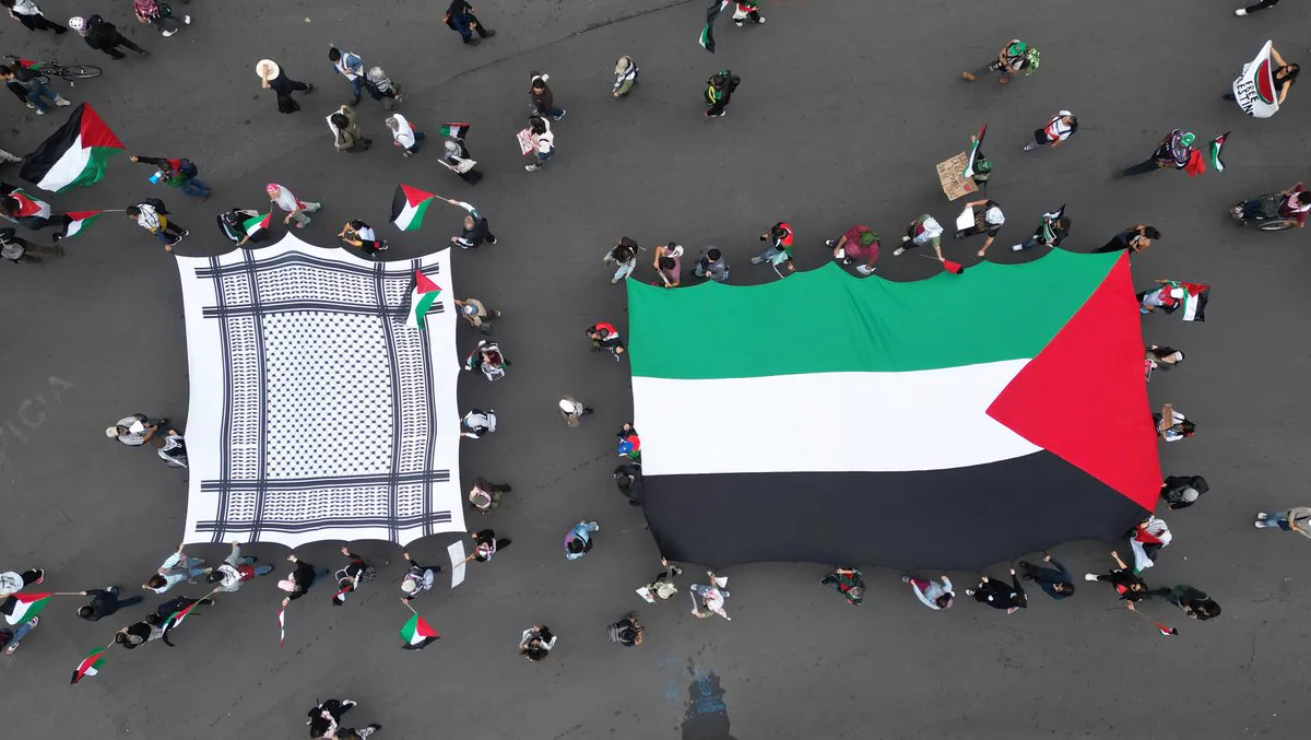 Meksika'da Filistin'e destek: Zócalo Meydanı'nda binlerce kişi ateşkes ve devlet tanınması için yürüdü Meksika'da Filistin'e destek: Zócalo Meydanı'nda binlerce kişi ateşkes ve devlet tanınması için yürüdü