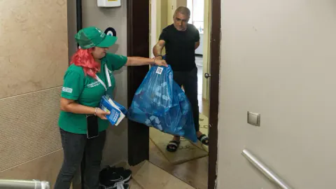 İzmir'de Geri Dönüşüm Devrimi: 'Dönüşüme Evde Başla' Yayılıyor