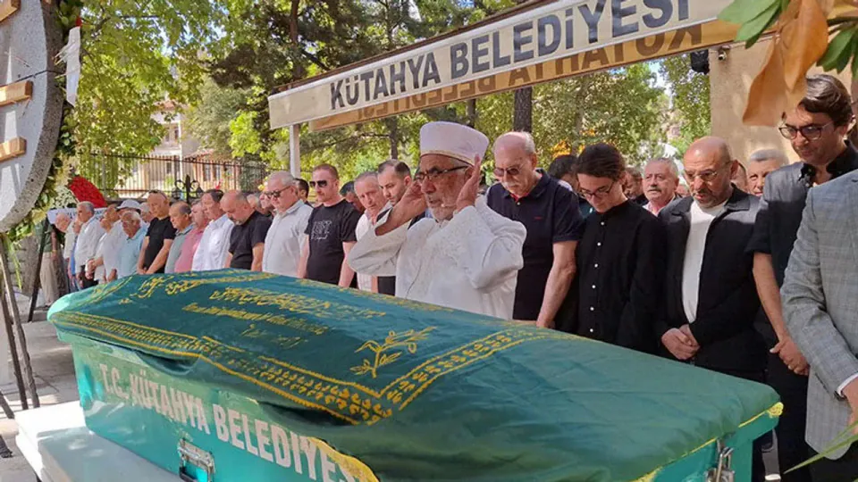 Kütahya'nın tanınan iş insanı Mustafa Kıratlı son yolculuğuna uğurlandı görseli