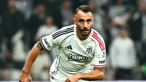Beşiktaş'ta Gökhan Sazdağı dönemi kapandı: Yeni adresi Çorum FK
