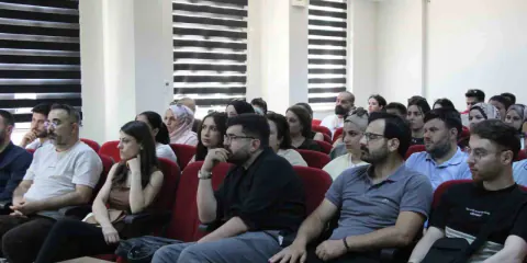 Cizre'de Eğitim Engel Tanımadı: Evde Eğitim Veren Öğretmenler Onurlandırıldı