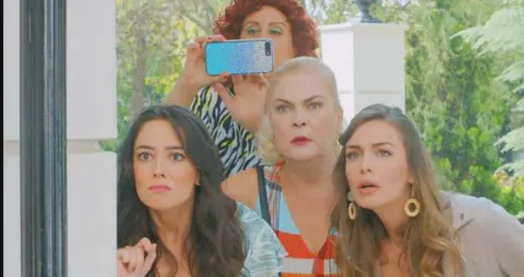 Benim Kocam Yapmaz Filmi Oyuncuları ve Konusu: Kimler Rol Aldı?