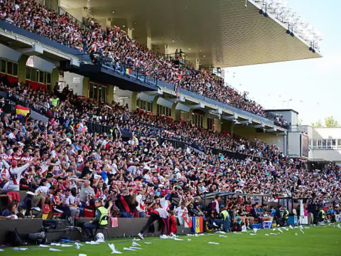 Rayo Vallecano - Athletic Bilbao Maçı Protesto ile Yarım Kaldı: Vallecas'ta Bukaneros Oyunu Durdurdu