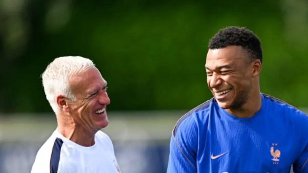 Mbappé'den Deschamps'a Sürpriz Soru: Orada Futbol Sahası Var mıydı? Mbappé'den Deschamps'a Sürpriz Soru: Orada Futbol Sahası Var mıydı?