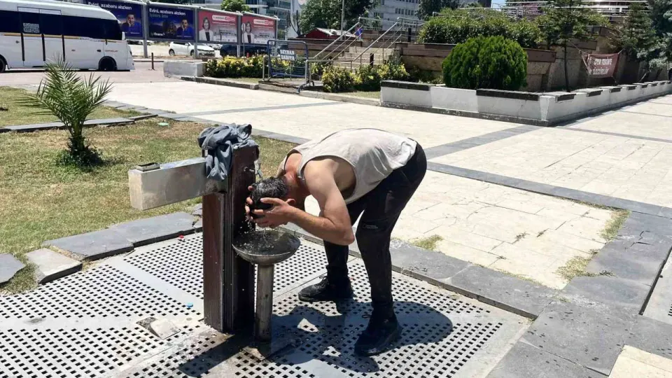 Adana'da Kavurucu Sıcaklar Başladı: Termometreler 36 Dereceyi Gördü görseli