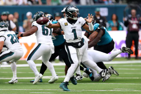 Seçimsiz gelip yıldıza: Darius Cooper'in 62 yardlık şovuyla Eagles öne geçti