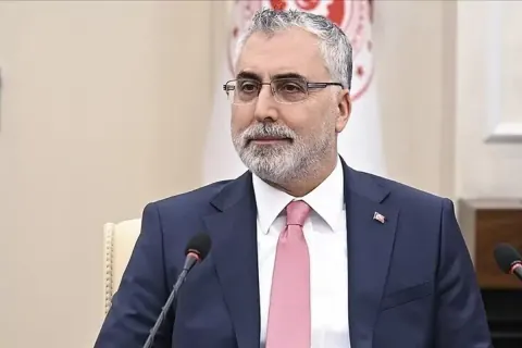 Bakan Işıkhan Brüksel'de: "Türkiye-Belçika ilişkileri kazan-kazan anlayışıyla gelişecek"