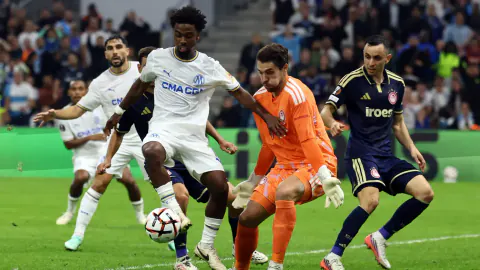 Olympique Marsilya evinde Olympiakos'a 1-0 yenildi: Hezze golü belirledi