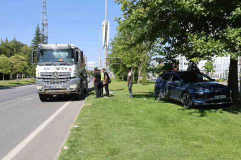 Elazığ'da Beton Mikseri ile Otomobil Çarpıştı: 5 Yaralı