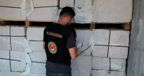 Ağrı ve Mersin'de Dev Operasyon: Milyarlarca Liralık Uyuşturucu Ele Geçirildi