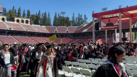 Stanford Mezuniyetinde Sundar Pichai Protestosu: Yüzlerce Öğrenci Alanı Terk Etti