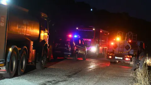 Manisa Turgutlu'da makilik yangını: 30 dönüm yakıldı, 8 arazöz mücadelede