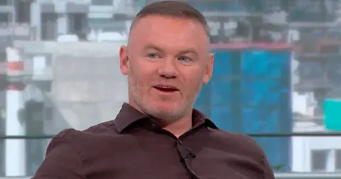 Wayne Rooney'den Şaşırtan İtiraf: Gece Boyunca Saç Kurutma Makinesiyle Uyuyor