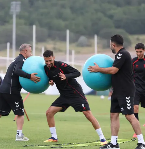 Sivasspor, Erciyes'te Yüksek İrtifa Kampı Çalışması Başlattı