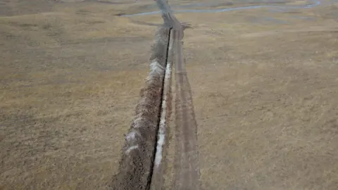Siirt'te 18 kilometrelik su hattının yarısı tamamlandı: Doğan Köyü'ne kesintisiz su vaadi