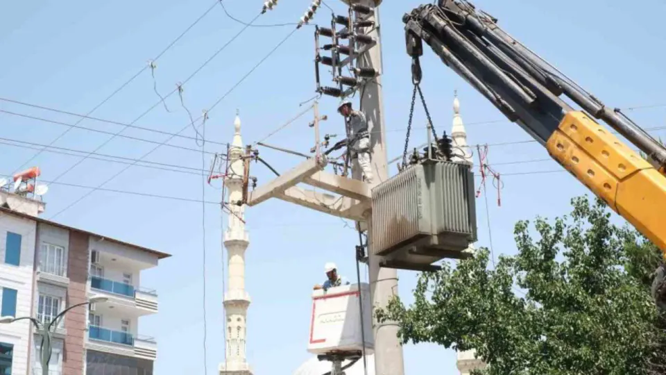 Toroslar EDAŞ Gaziantep'te Elektrik Şebekesini Güçlendiriyor görseli