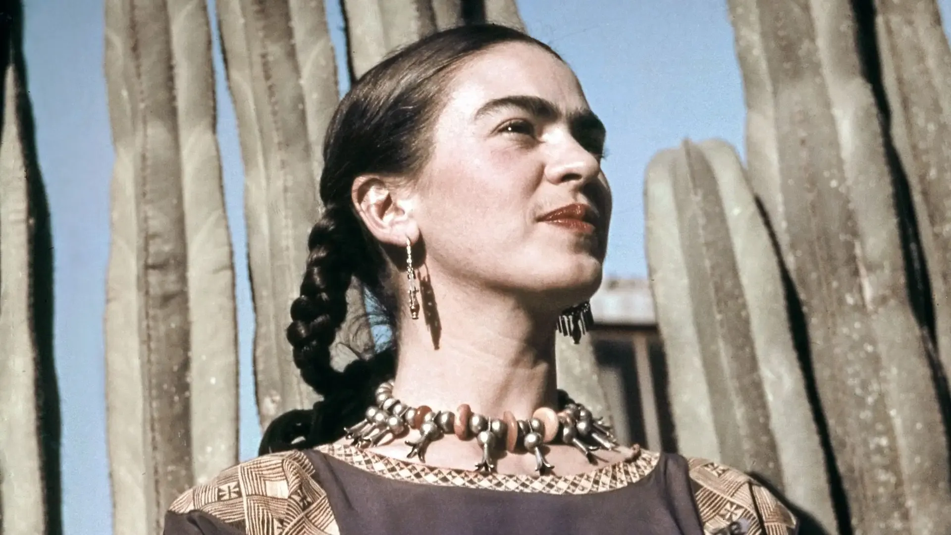 Tate Modern'de Frida Kahlo Sergisi Açıldı: Madonna ve Tracy Emin Detayları Tate Modern'de Frida Kahlo Sergisi Açıldı: Madonna ve Tracy Emin Detayları