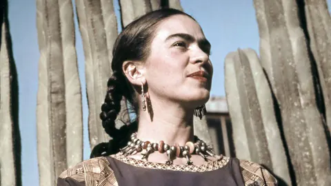 Tate Modern'de Frida Kahlo Sergisi Açıldı: Madonna ve Tracy Emin Detayları Tate Modern'de Frida Kahlo Sergisi Açıldı: Madonna ve Tracy Emin Detayları