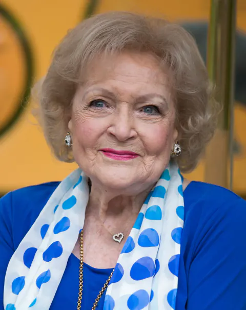 Televizyonun Öncü İsmi Betty White: Bir Kariyer Retrospektifi ve Kültürel Miras