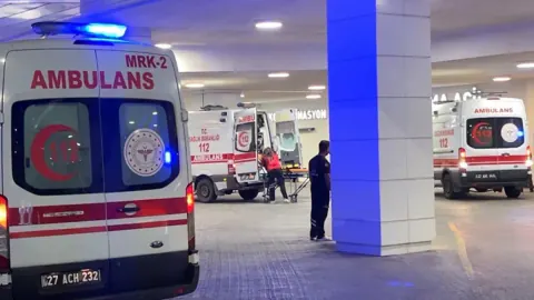 Gaziantep'İslahiye'de silahlı kavgada 2 ölü 3 yaralı