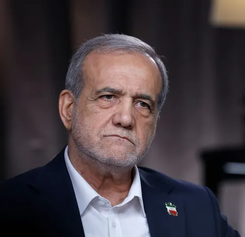 İran Cumhurbaşkanı Pezeşkiyan'dan Savunma Hattı Mesajı: 'Müzakere Etmeyiz'
