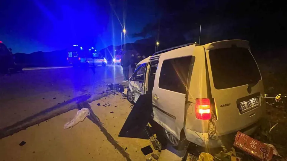 Kayseri-Develi Karayolu'nda feci kaza: 1 ölü, 6 yaralı görseli