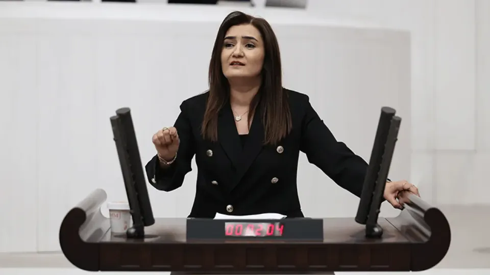 CHP İzmir'de İstifa Dalgası: Sevda Erdan Kılıç'ten Sert Tepki görseli