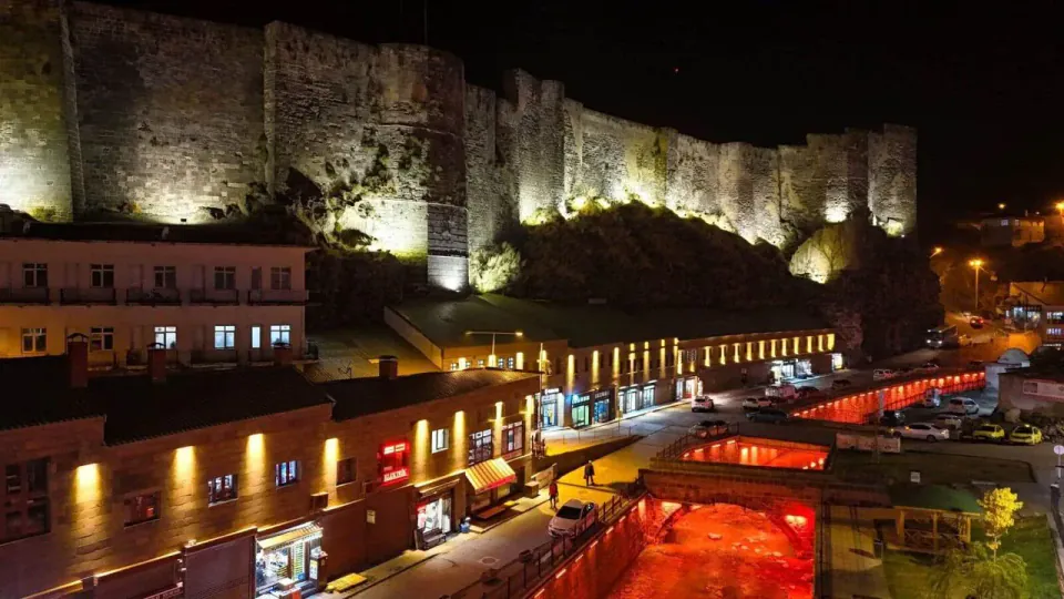 Bitlis'te Gayrimenkul Piyasası Yavaşladı: Mayıs Ayı Satış Rakamları Açıklandı görseli