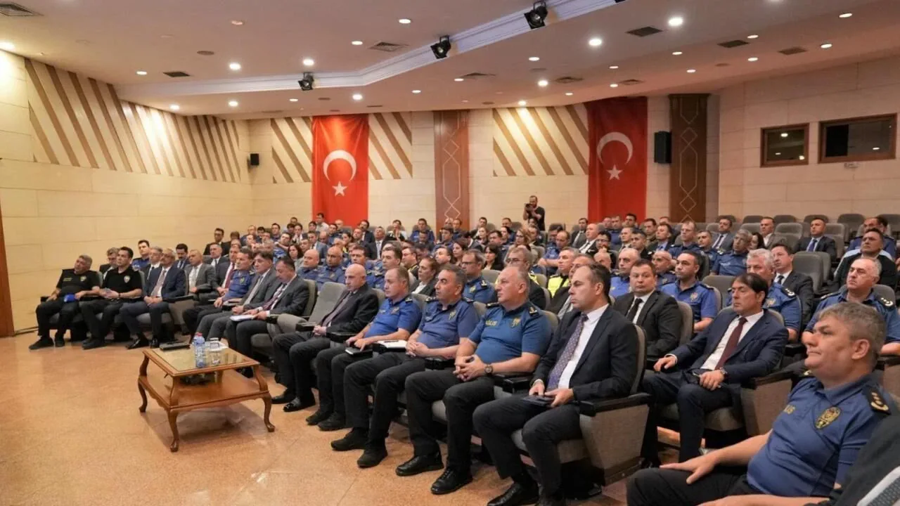 Ankara'da NATO Zirvesi Öncesi Güvenlik Alarmı: Tedbirler Masaya Yatırıldı Ankara'da NATO Zirvesi Öncesi Güvenlik Alarmı: Tedbirler Masaya Yatırıldı