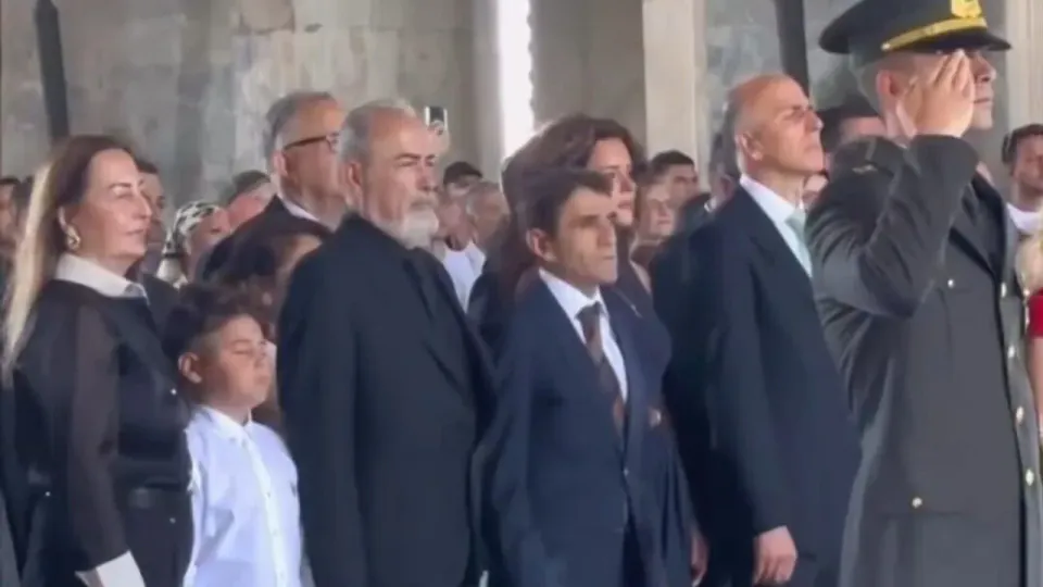 Halis Karataş 100. Gazi Koşusu Kupasını Anıtkabir'e Götürdü görseli