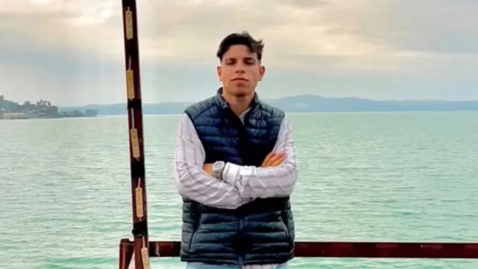 Adana'da Otomobil ve Motosiklet Çarpıştı: 20 Yaşındaki Genç Kurtarılamadı görseli