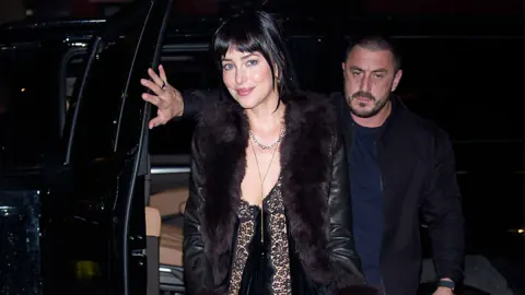 Dakota Johnson ve Machine Gun Kelly birlikte göründü: Yeni aşk dedikoduları