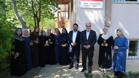 Erzincan'da Yaz Kur'an Kursu'nda Farklı Eğitim: Sanat ve Din Bir Arada