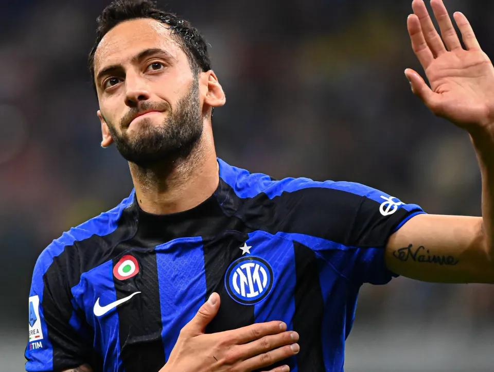 Hakan Çalhanoğlu'nun 'Gurur' Sözleri Sosyal Medyayı Ayağa Kaldırdı görseli