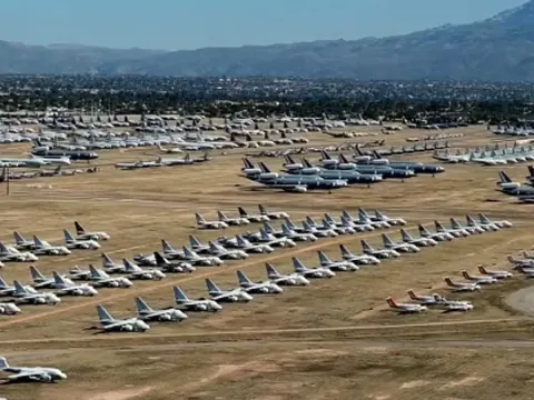 Arizona Çölü'ndeki 'Uçak Mezarlığı': Binlerce Askeri Jet Neden Burada Bekliyor?
