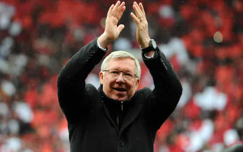 Sir Alex Ferguson Hastaneye Kaldırıldı: Futbol Dünyasında Endişeli Bekleyiş