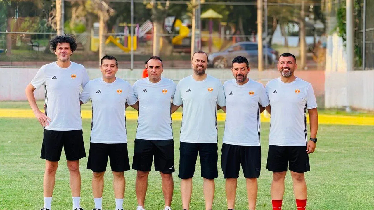 Adanaspor Teknik Kadrosunu Duyurdu: Efsane İsimler Kadroda Adanaspor Teknik Kadrosunu Duyurdu: Efsane İsimler Kadroda