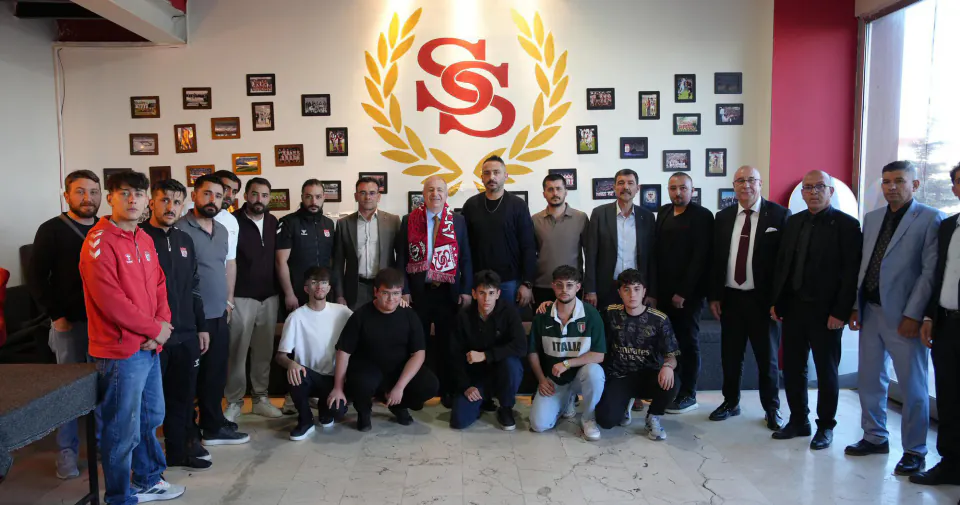 Ümit Özdağ Sivas'ta Taraftarlarla Buluştu: Spor ve Şehir Gündemi Masada görseli