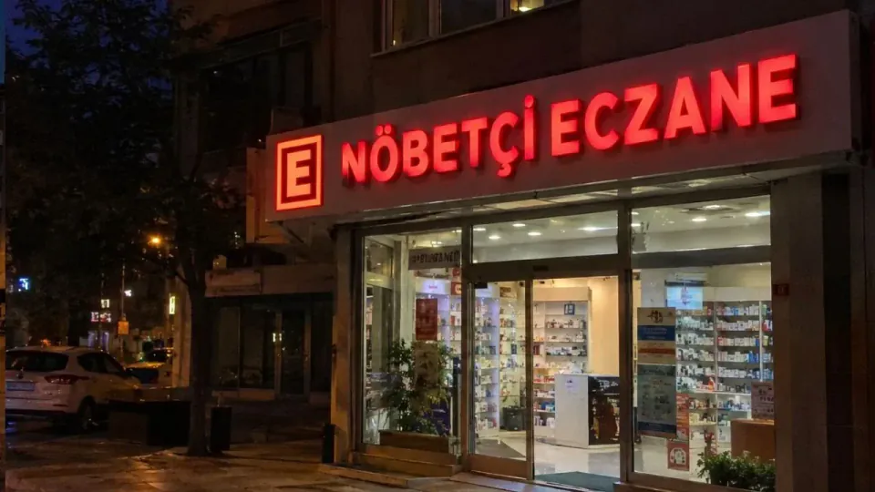 Ankara'da 25 Eylül Cuma Gecesi Nöbetçi Eczaneler Açıklandı: Resmi Liste ve Ulaşım Yolları görseli